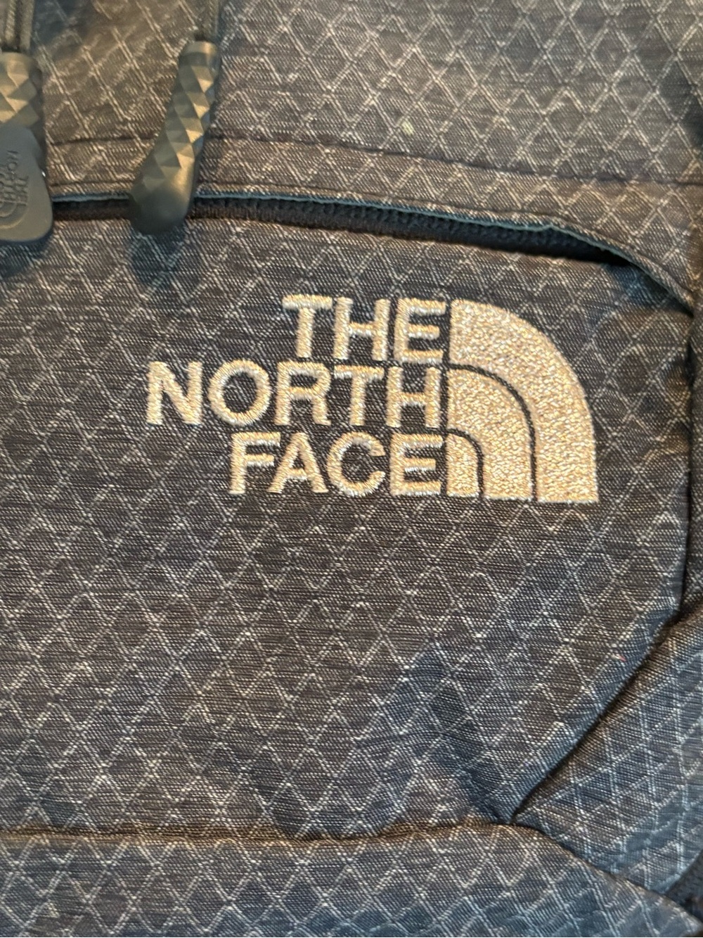 The North Face Recon Luxury Women’s Gray Black Backpack w Rose Gold Accents - Picture 2 of 14